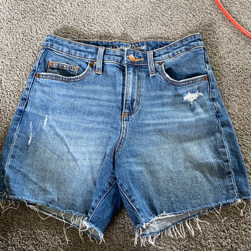 Universal thread Boyfriend short